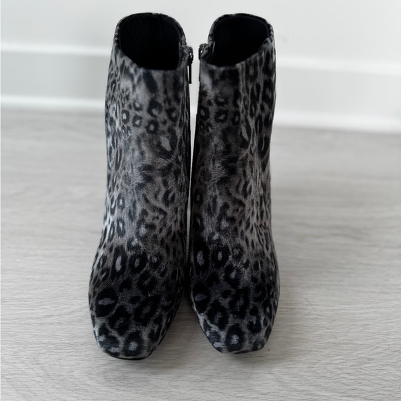 New Steve Madden Leopard Print Ankle Boots - Picture 3 of 5